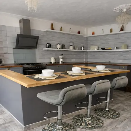 Zaks House Valle San Lorenzo أرونا